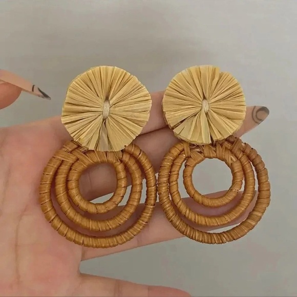 Bohemian Raffia Rattan Drop Earrings - Picture 1 of 4